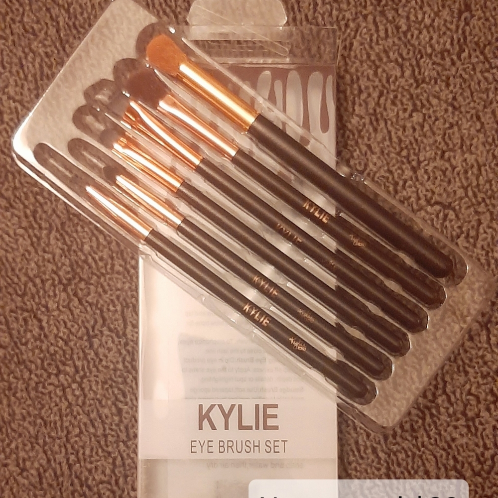 Kylie Makeup Brush Set